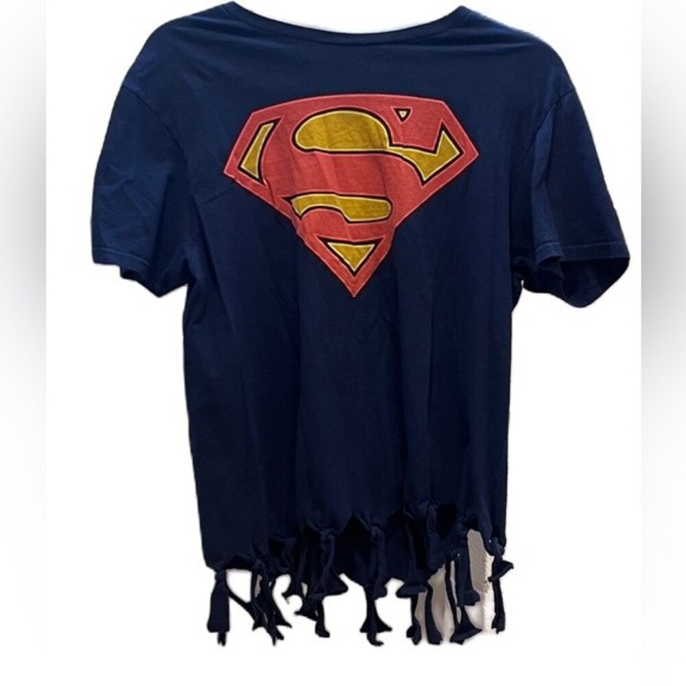 Superman logo shirt fringe bottom short sleeve women’s shirt bottom Size M